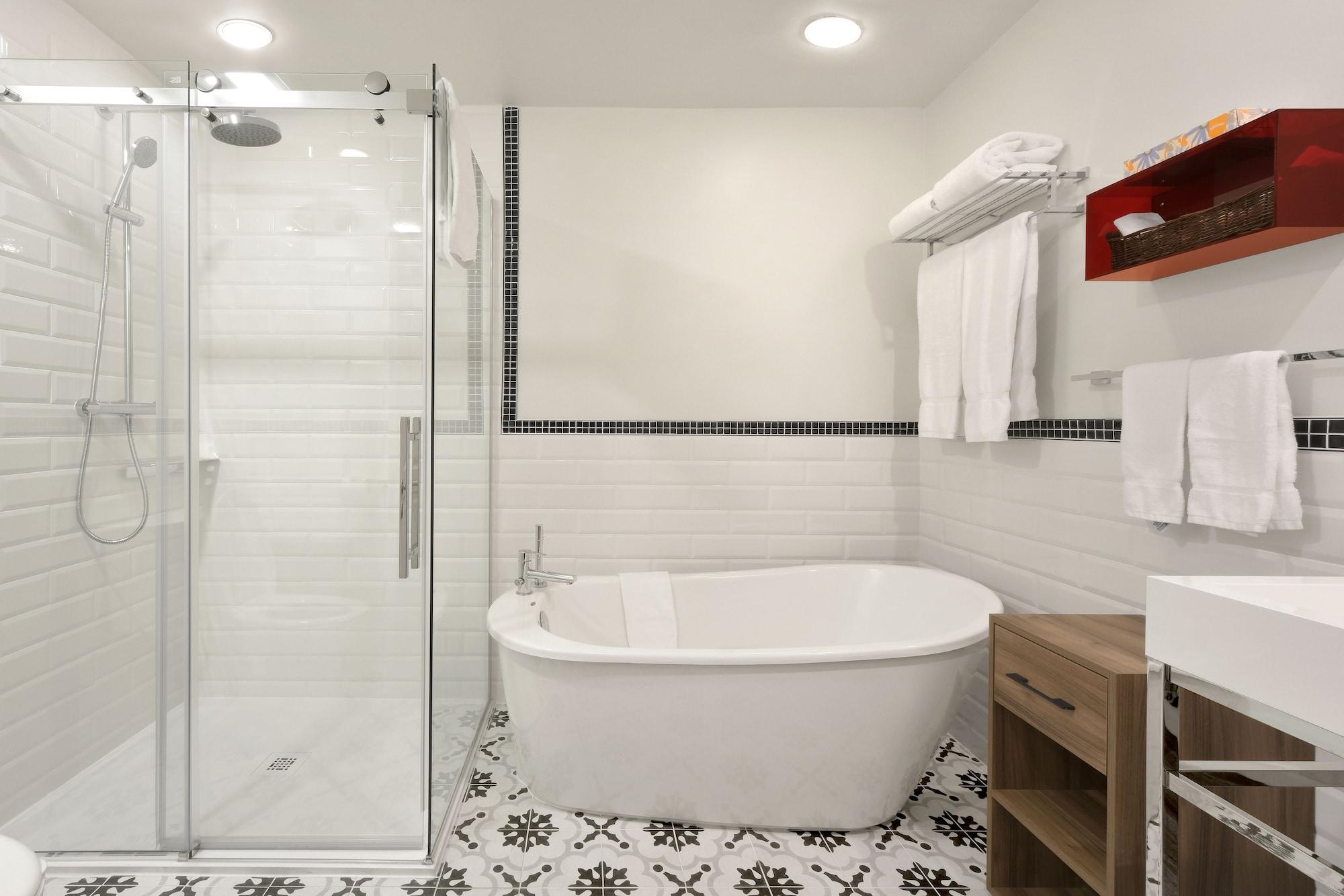 Hotel Bonaparte Монреал Екстериор снимка