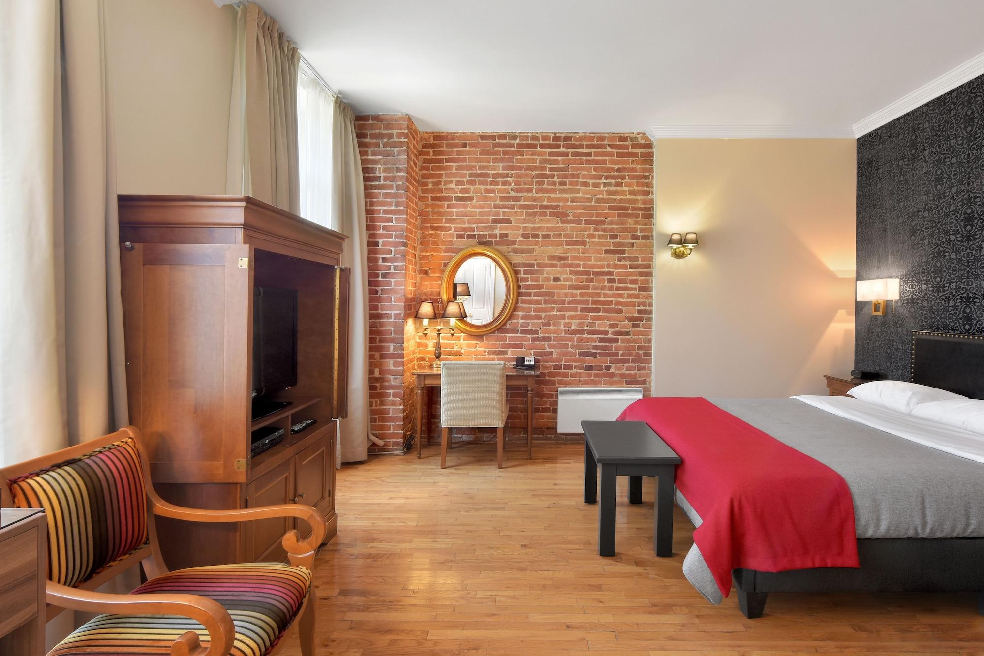 Hotel Bonaparte Монреал Екстериор снимка