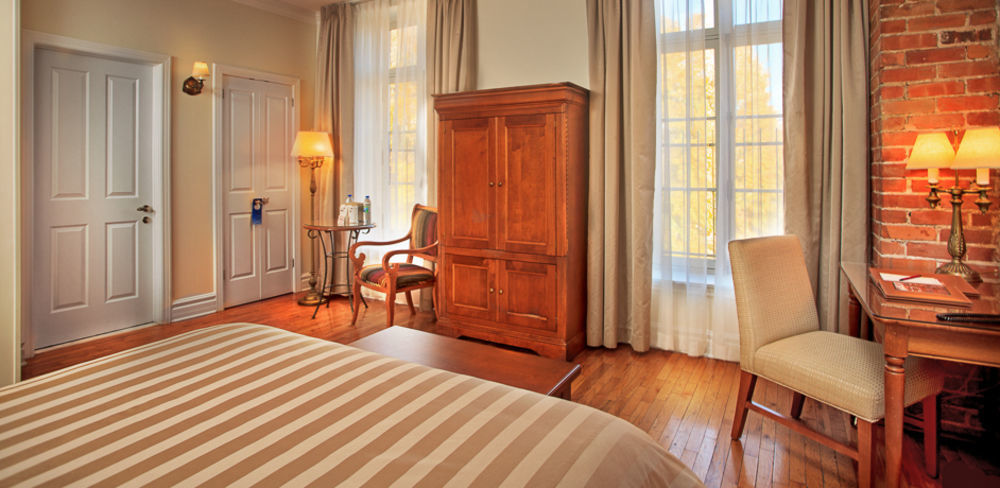 Hotel Bonaparte Монреал Екстериор снимка