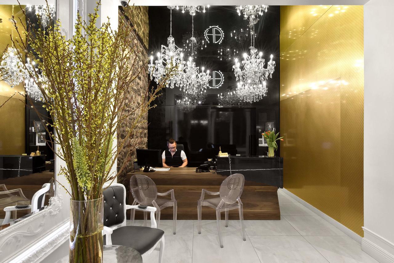Hotel Bonaparte Монреал Екстериор снимка