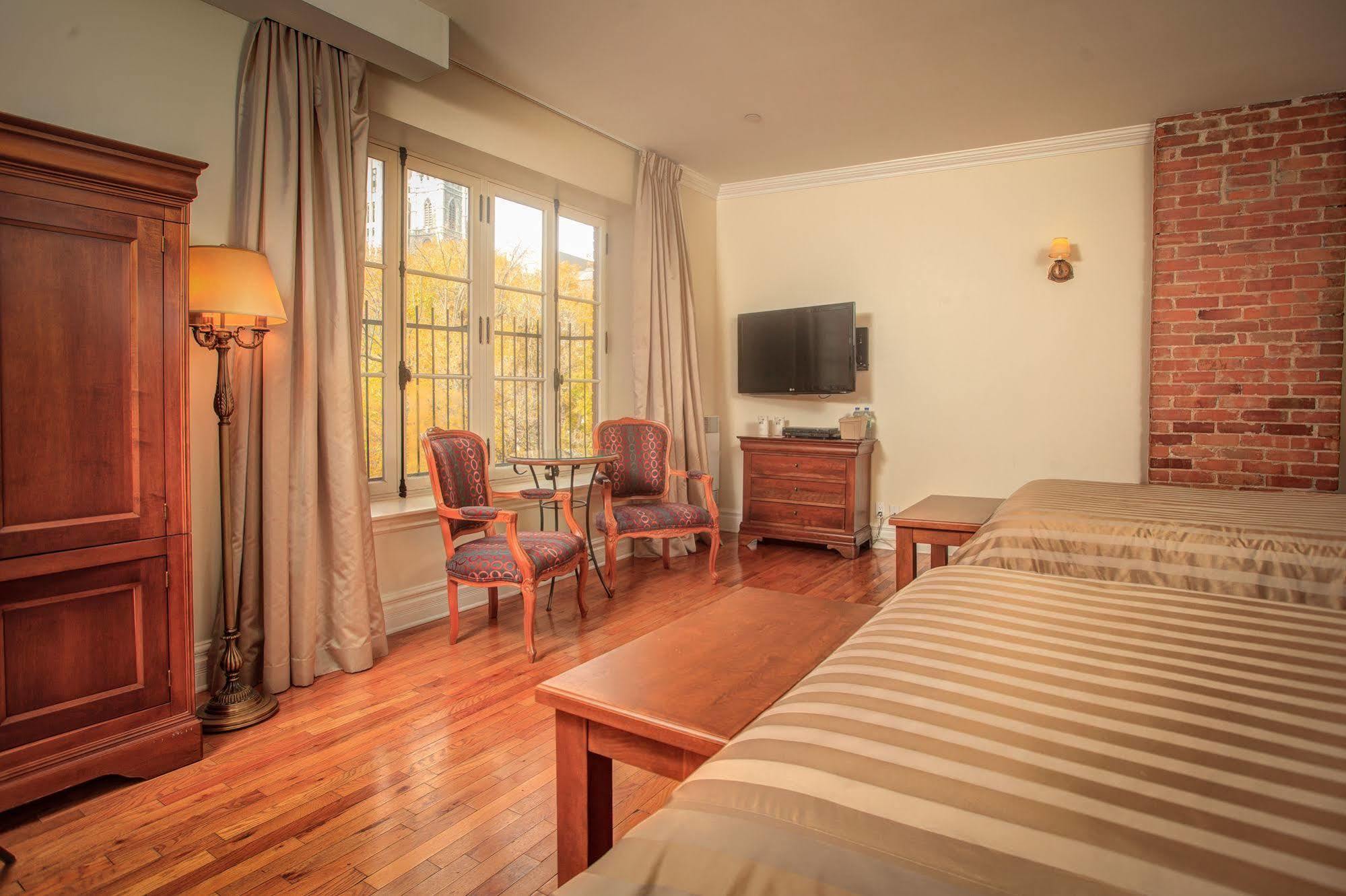 Hotel Bonaparte Монреал Екстериор снимка